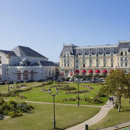 Renove Avec Balcon Et Wifi A - Fr-1-788-62 Apartment Cabourg