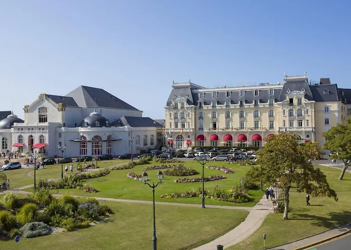 Renove Avec Balcon Et Wifi A - Fr-1-788-62 Apartament Cabourg